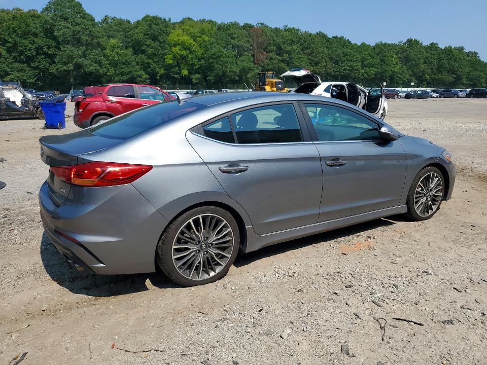 62439426 :رقم المزاد ، KMHD04LB0JU613215 vin ، 2018 Hyundai Elantra مزاد بيع