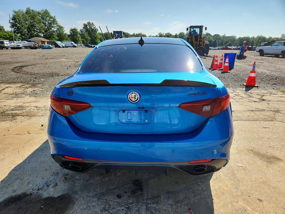 63433736 :رقم المزاد ، ZARFAMBN5K7611956 vin ، 2019 Alfa Romeo Giulia مزاد بيع