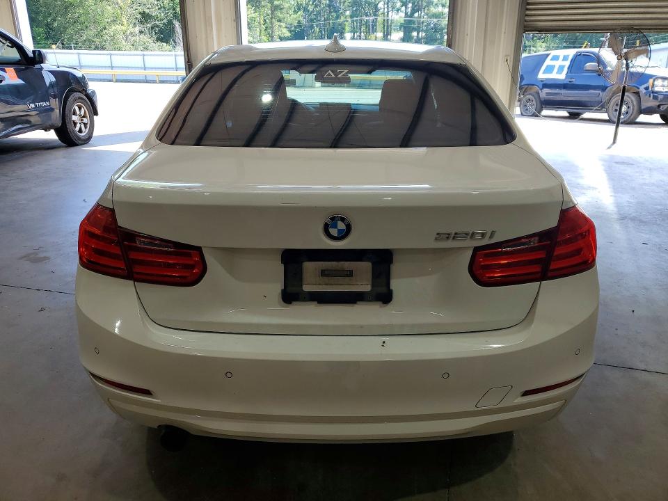 61926296 :رقم المزاد ، WBA3B1C56EK130684 vin ، 2014 Bmw 320 مزاد بيع