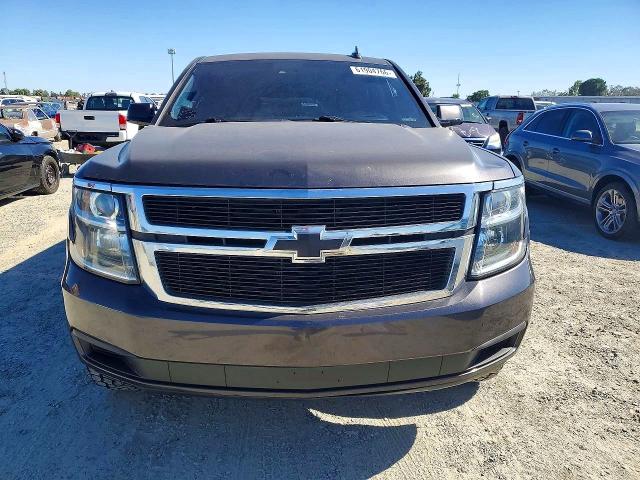 61904766 :رقم المزاد ، 1GNSCBKC0FR727024 vin ، 2015 Chevrolet Tahoe مزاد بيع