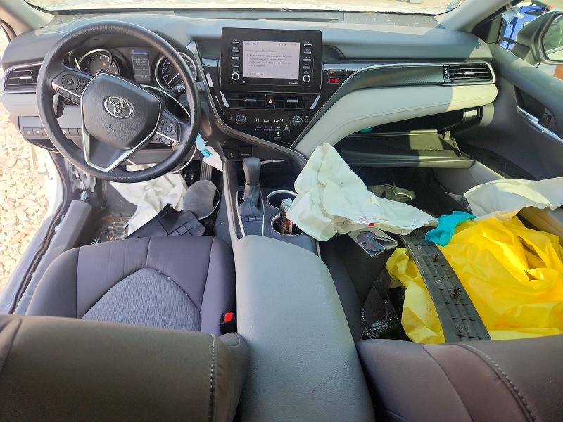 2022 Toyota Camry მანქანა იყიდება აუქციონზე, vin: 4T1C11AK8NU072155, აუქციონის ნომერი: 62813676
