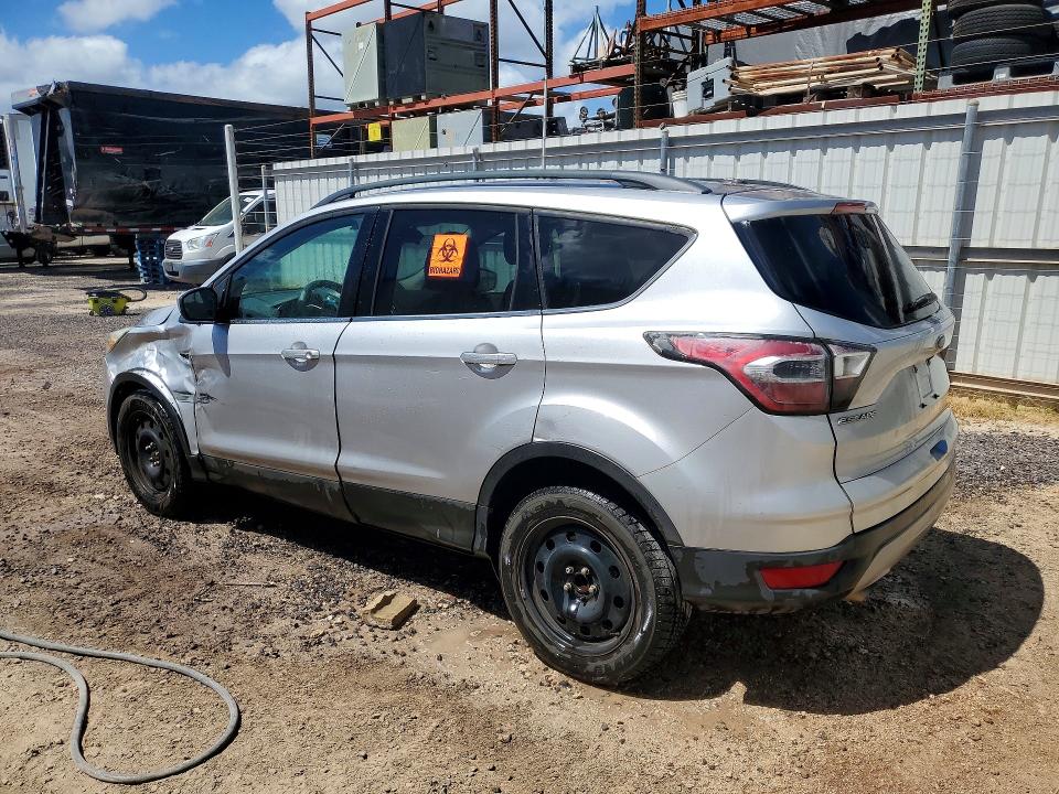 62165526 :رقم المزاد ، 1FMCU0GD4HUA32671 vin ، 2017 Ford Escape مزاد بيع