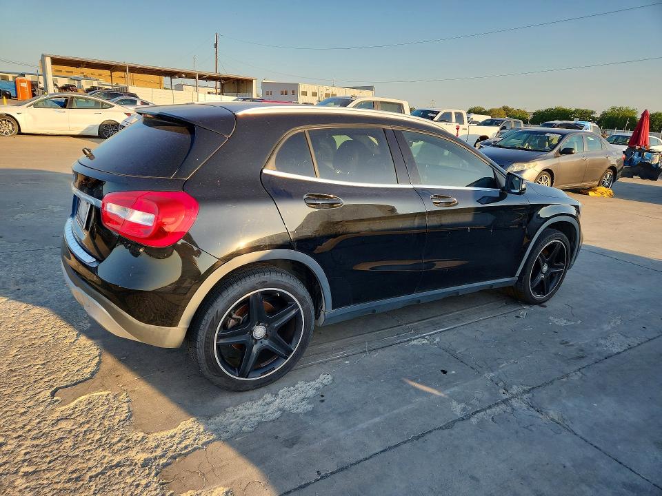 59975806 :رقم المزاد ، WDCTG4EB8JJ401957 vin ، 2018 Mercedes-benz Gla مزاد بيع