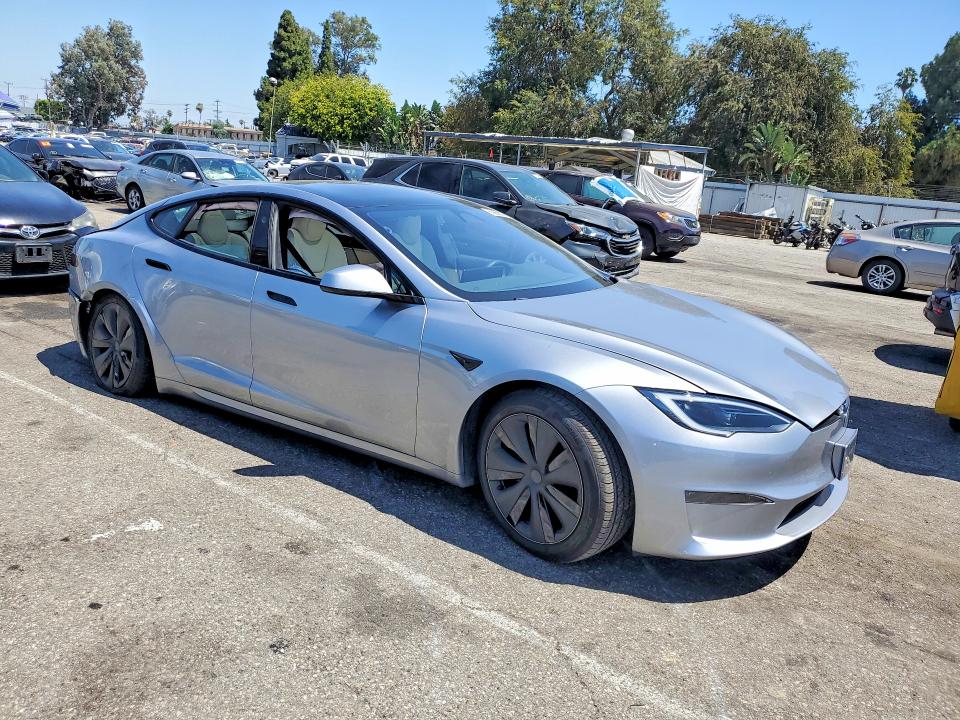 60886516 :رقم المزاد ، 5YJSA1E58SF550843 vin ، 2025 Tesla Model S مزاد بيع