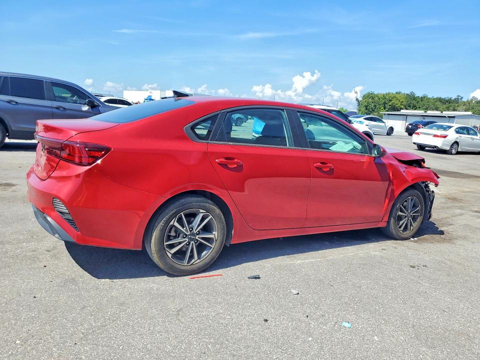 2022 Kia Forte მანქანა იყიდება აუქციონზე, vin: 3KPF24AD5NE493556, აუქციონის ნომერი: 62411436