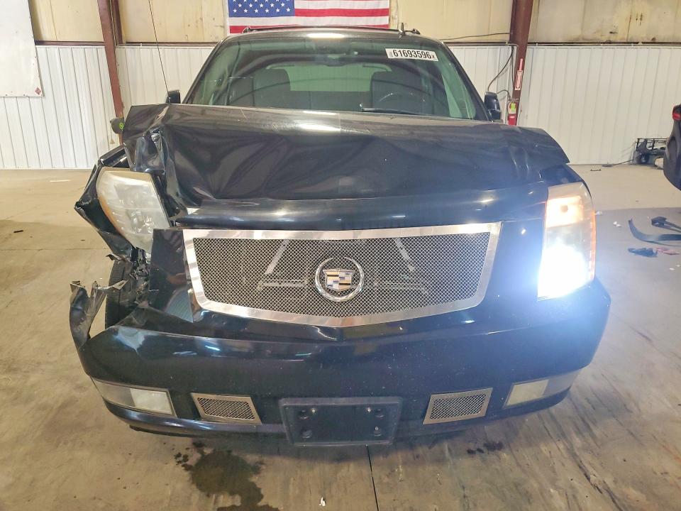 2007 Cadillac Escalade მანქანა იყიდება აუქციონზე, vin: 3GYFK628X7G275532, აუქციონის ნომერი: 61693596