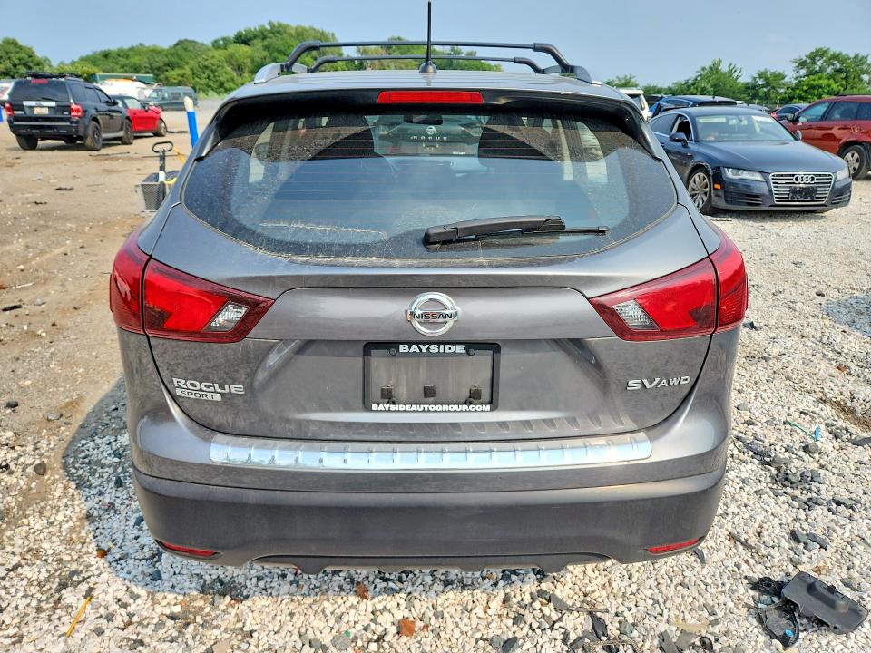 60898996 :رقم المزاد ، JN1BJ1CR1JW265761 vin ، 2018 Nissan Rogue Sport مزاد بيع