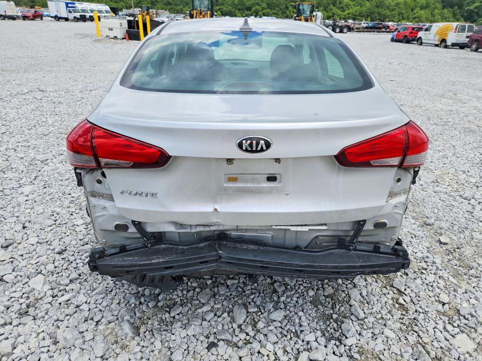 61702136 :رقم المزاد ، 3KPFK4A76HE016231 vin ، 2017 Kia Forte مزاد بيع