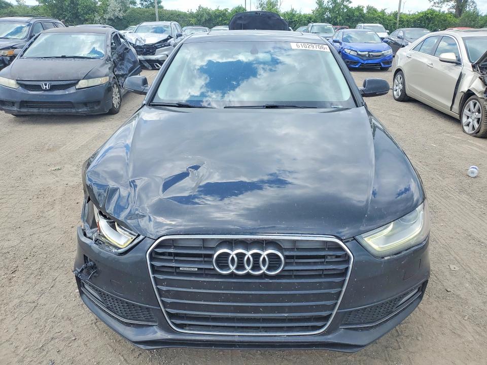 61029706 :رقم المزاد ، WAUBFCFL0FN002284 vin ، 2015 Audi A4 مزاد بيع