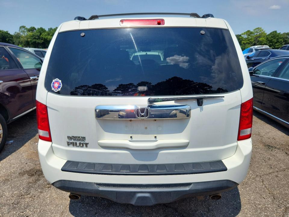 62515886 :رقم المزاد ، 5FNYF3H46FB029992 vin ، 2015 Honda Pilot مزاد بيع