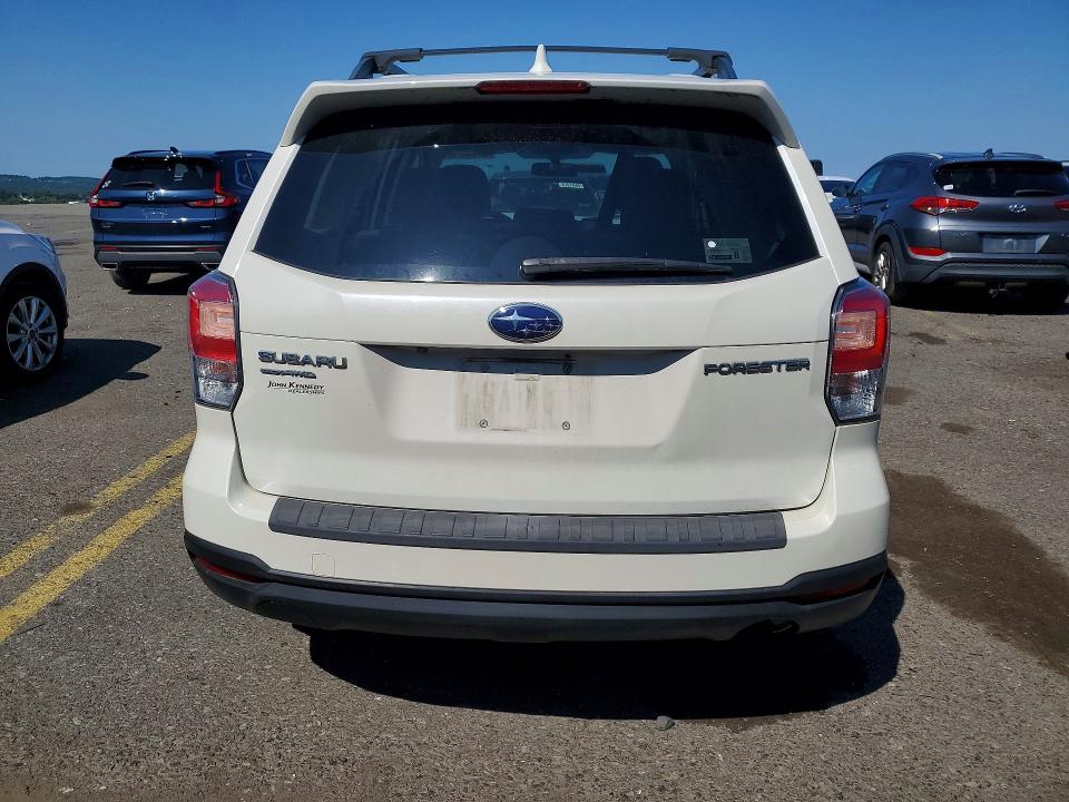 61597526 :رقم المزاد ، JF2SJAEC7JH530016 vin ، 2018 Subaru Forester مزاد بيع
