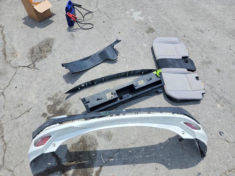 62643956 :رقم المزاد ، JTMRJREV5HD100144 vin ، 2017 Toyota Rav4 Hybrid مزاد بيع