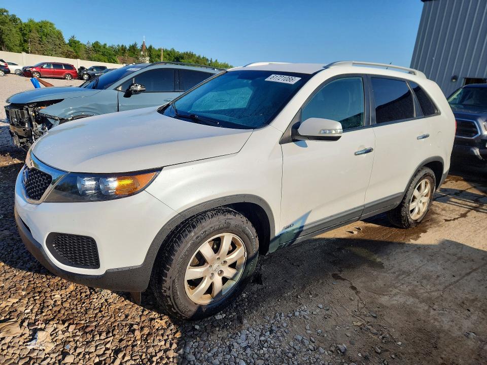 2013 Kia Sorento მანქანა იყიდება აუქციონზე, vin: 5XYKTDA24DG310160, აუქციონის ნომერი: 61721086