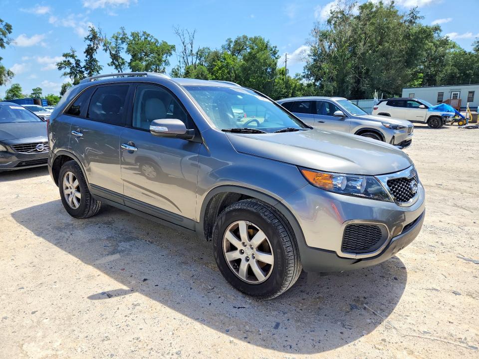 2013 Kia Sorento მანქანა იყიდება აუქციონზე, vin: 5XYKT4A22DG402772, აუქციონის ნომერი: 61008176