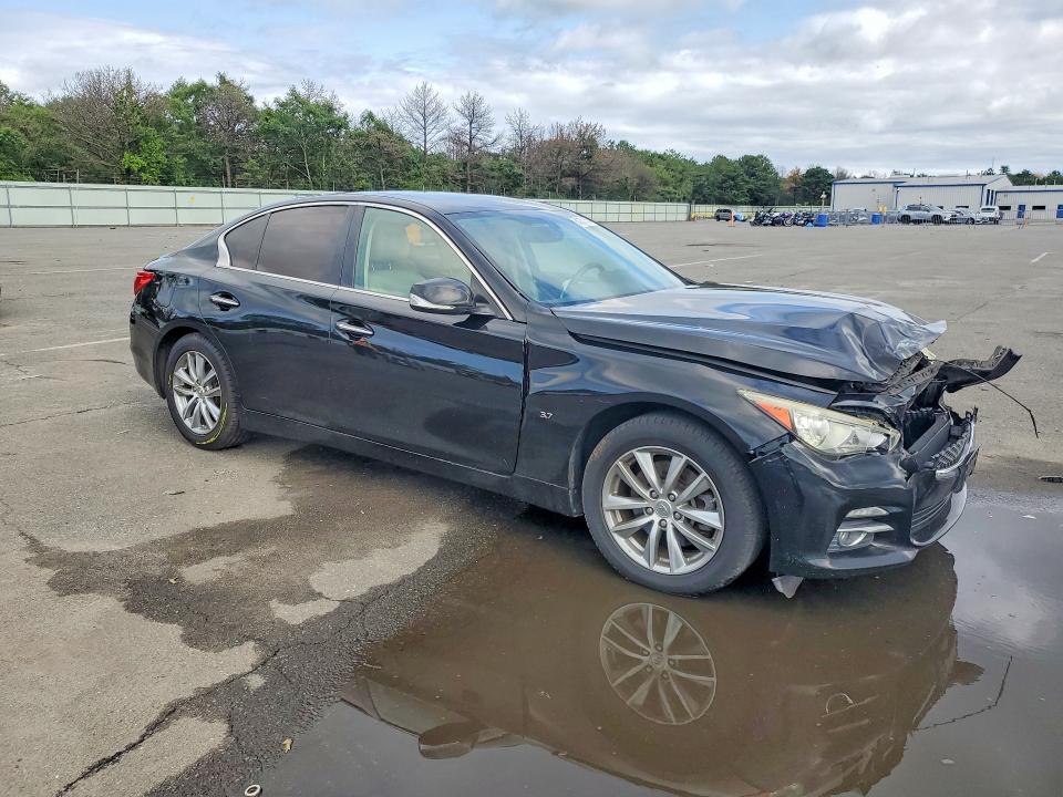 63131336 :رقم المزاد ، JN1BV7AR3FM401451 vin ، 2015 Infiniti Q50 مزاد بيع