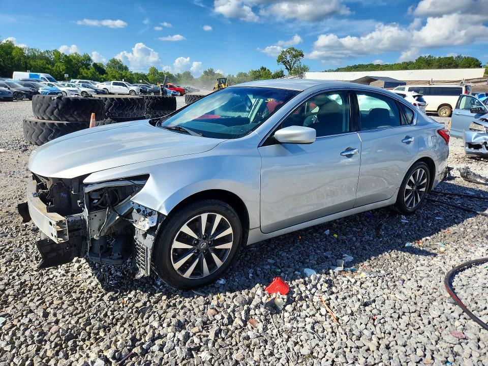 Auction sale of the 2017 Nissan Altima, vin: 1N4AL3AP5HC217875, lot number: 61901676