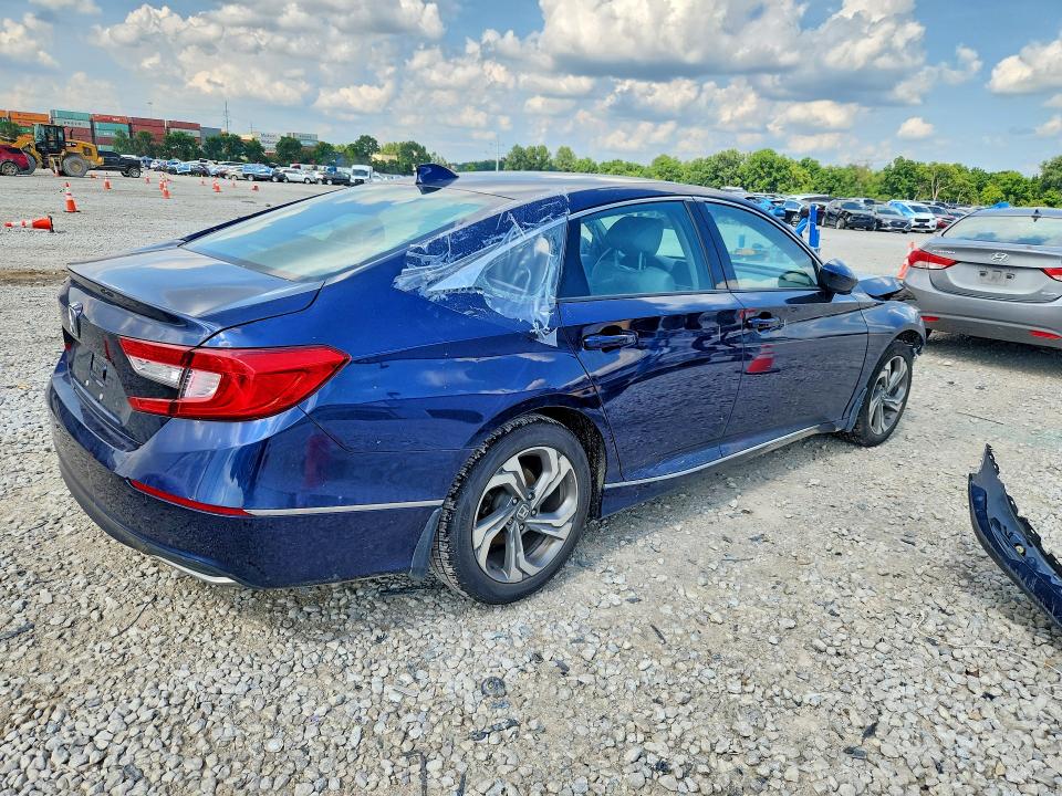 61114456 :رقم المزاد ، 1HGCV1F45JA146051 vin ، 2018 Honda Accord مزاد بيع