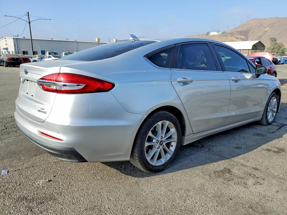 Продаж на аукціоні авто 2019 Ford Fusion, vin: 3FA6P0LU3KR235098, номер лоту: 63037086