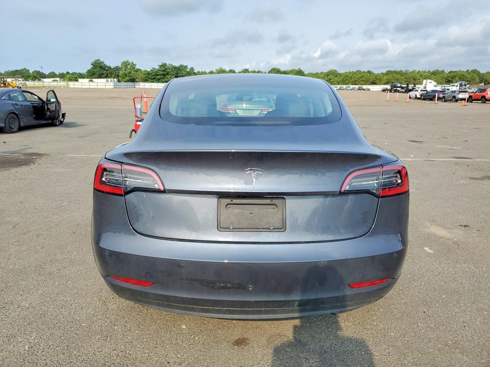 62300146 :رقم المزاد ، 5YJ3E1EA1MF923276 vin ، 2021 Tesla Model 3 مزاد بيع