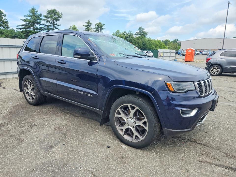 60663576 :رقم المزاد ، 1C4RJFBT0JC118905 vin ، 2018 Jeep Grand Cherokee مزاد بيع