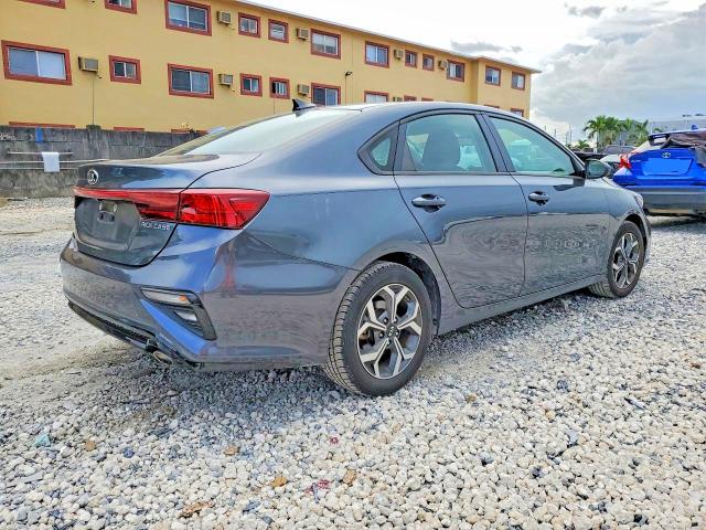 2020 Kia Forte მანქანა იყიდება აუქციონზე, vin: 3KPF24AD4LE185887, აუქციონის ნომერი: 62418586