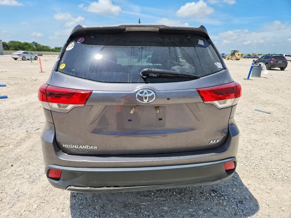 59838426 :رقم المزاد ، 5TDKZRFHXJS549736 vin ، 2018 Toyota Highlander مزاد بيع