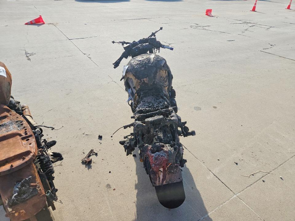 2015 Suzuki Gsx1300 მანქანა იყიდება აუქციონზე, vin: JS1GX72B9F2100588, აუქციონის ნომერი: 61699476