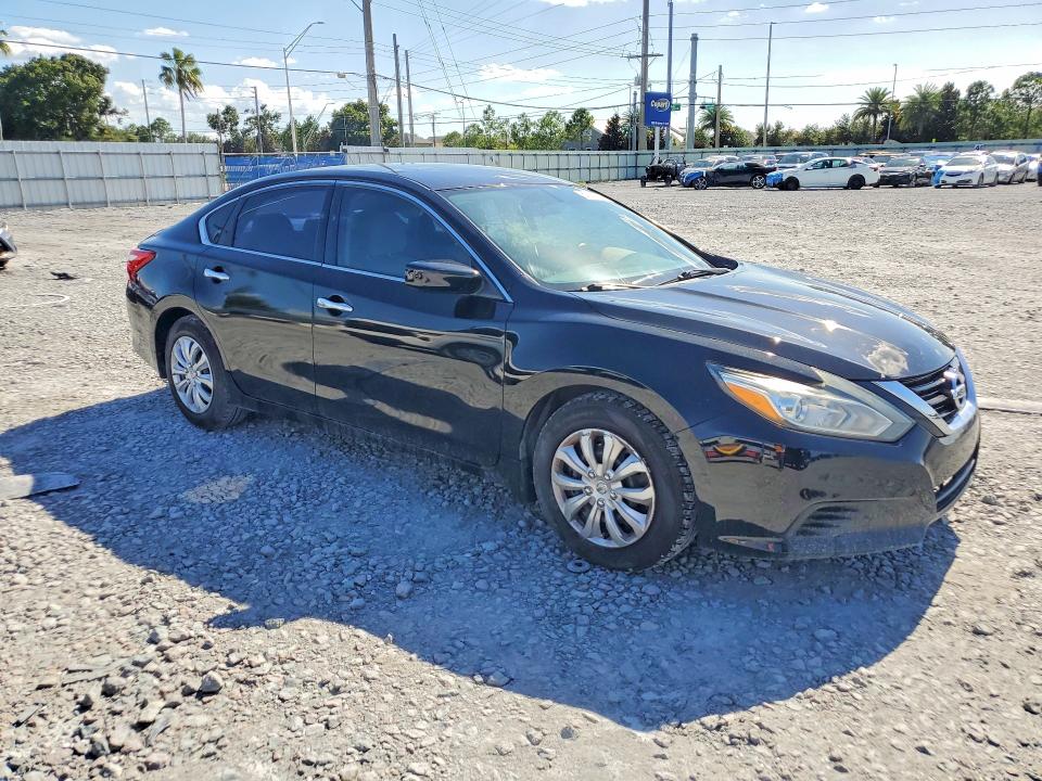 Продажа на аукционе авто 2017 Nissan Altima, vin: 1N4AL3AP0HN308881, номер лота: 62102506