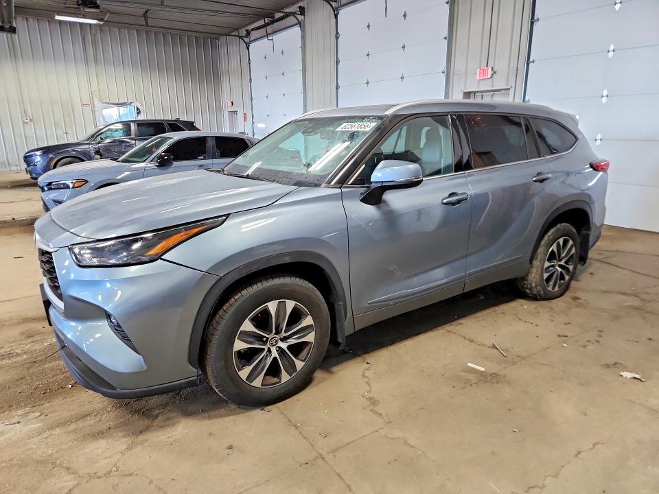 Aukcja sprzedaży 2022 Toyota Highlander, vin: 5TDGZRBH0NS197901, numer aukcji: 62561856