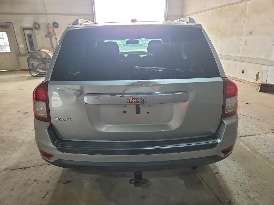61320526 :رقم المزاد ، 1C4NJDBB0GD662611 vin ، 2016 Jeep Compass مزاد بيع