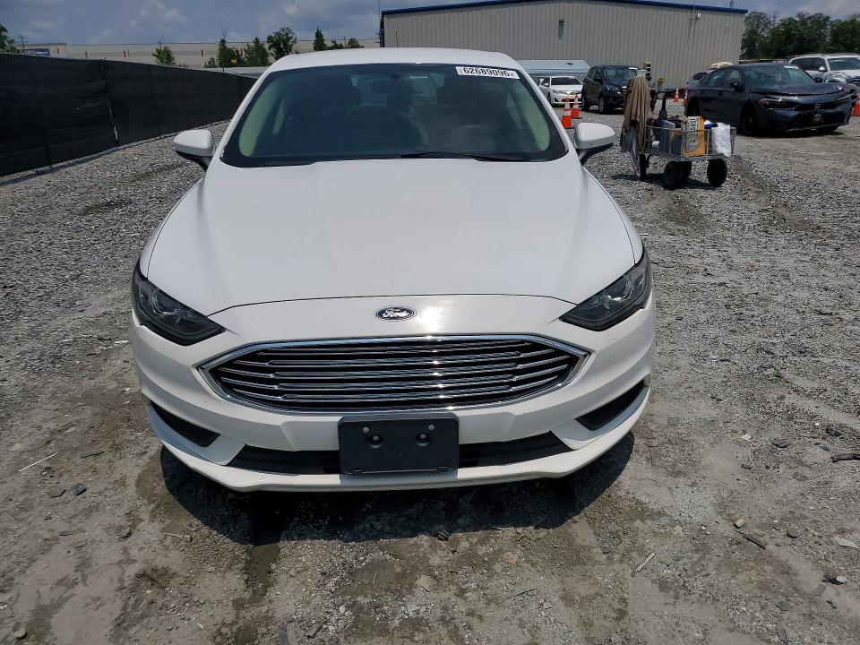 62689096 :رقم المزاد ، 3FA6P0LU4JR243189 vin ، 2018 Ford Fusion مزاد بيع