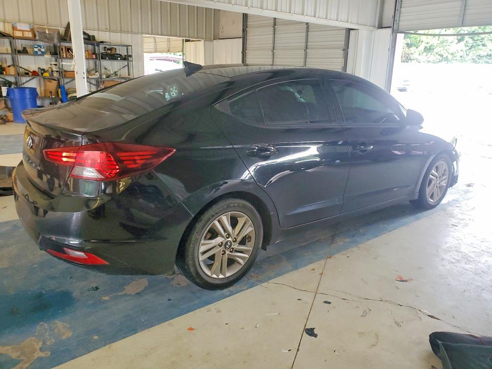 60575936 :رقم المزاد ، 5NPD84LF9KH429869 vin ، 2019 Hyundai Elantra مزاد بيع
