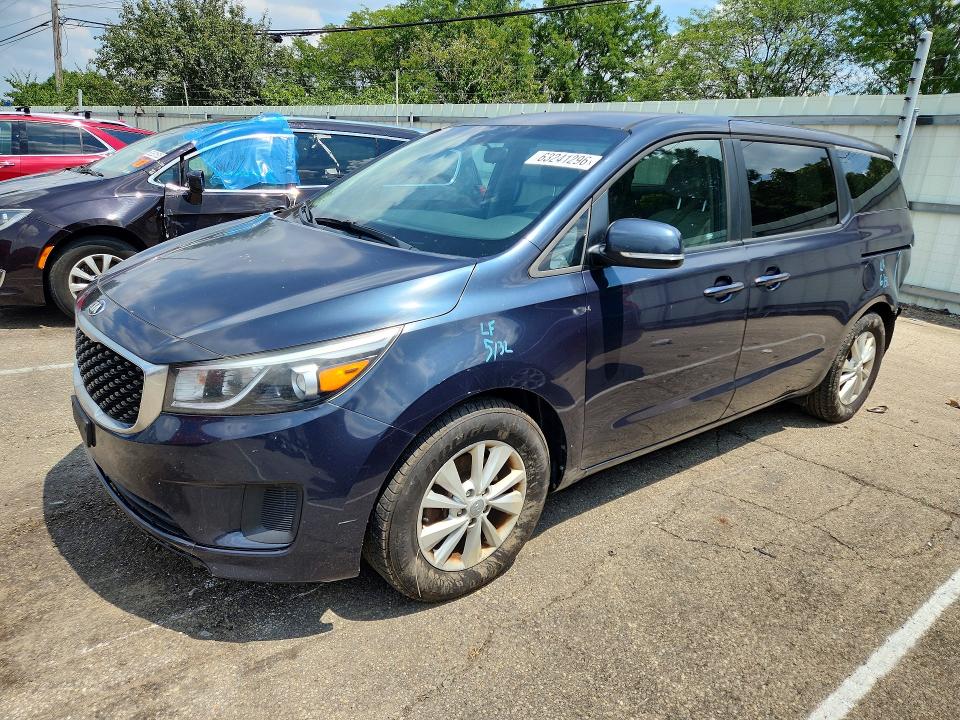 63241296 :رقم المزاد ، KNDMB5C12H6224635 vin ، 2017 Kia Sedona مزاد بيع