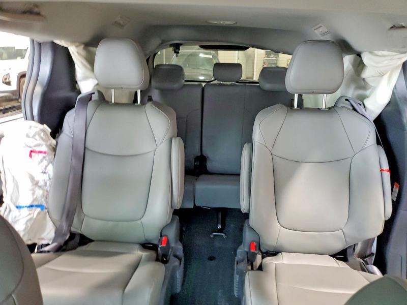 61098046 :رقم المزاد ، 5TDJSKFC8SS177374 vin ، 2025 Toyota Sienna مزاد بيع