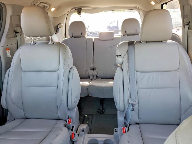 Продаж на аукціоні авто 2017 Toyota Sienna, vin: 5TDYZ3DC5HS813678, номер лоту: 61111476