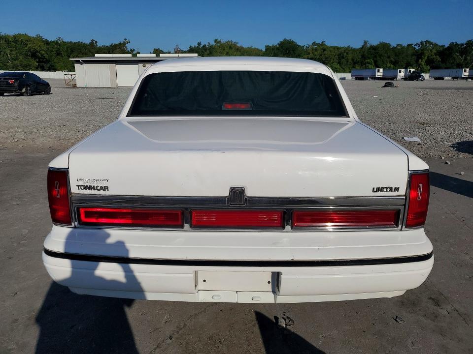 62426966 :رقم المزاد ، 1LNLM82WXSY725431 vin ، 1995 Lincoln Town Car مزاد بيع