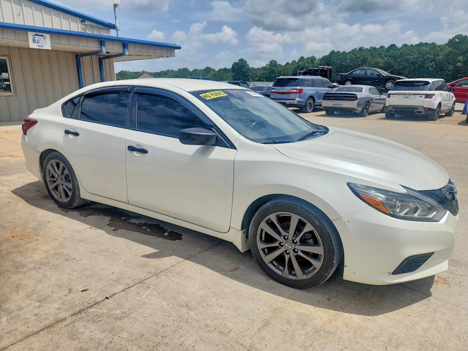2018 Nissan Altima მანქანა იყიდება აუქციონზე, vin: 1N4AL3AP7JC294284, აუქციონის ნომერი: 61080816