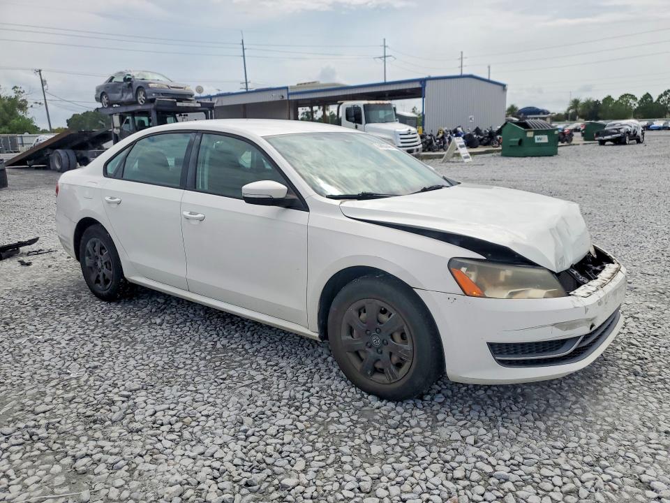 63605646 :رقم المزاد ، 1VWAS7A31FC030628 vin ، 2015 Volkswagen Passat مزاد بيع