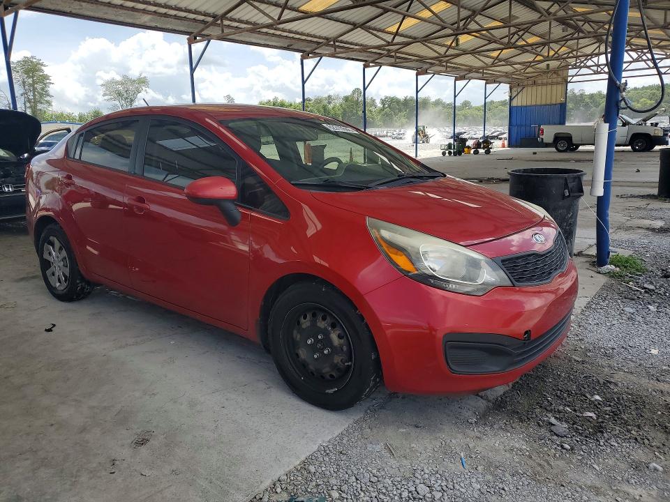 62310686 :رقم المزاد ، KNADM4A33F6464800 vin ، 2015 Kia Rio مزاد بيع