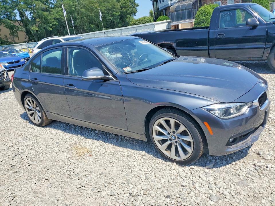 62594886 :رقم المزاد ، WBA8E5G55JNU47105 vin ، 2018 Bmw 320 مزاد بيع
