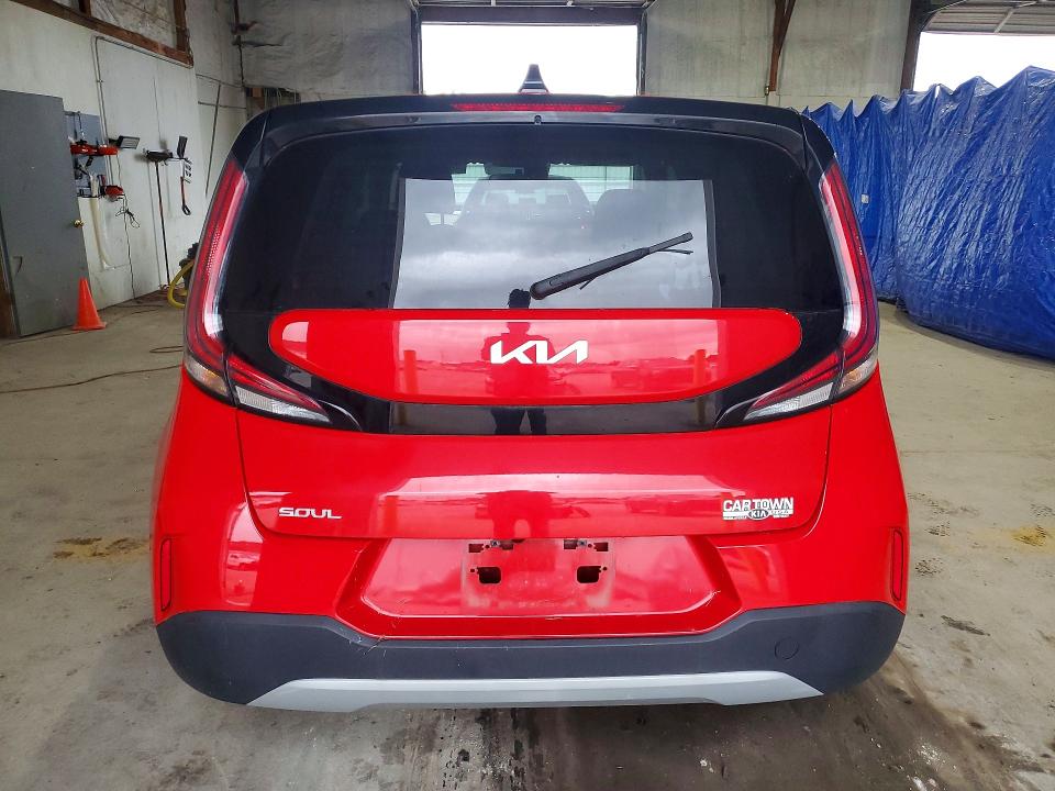 60620206 :رقم المزاد ، KNDJ23AU0P7198470 vin ، 2023 Kia Soul مزاد بيع