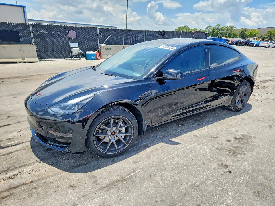 59590826 :رقم المزاد ، 5YJ3E1EBXNF273163 vin ، 2022 Tesla Model 3 مزاد بيع