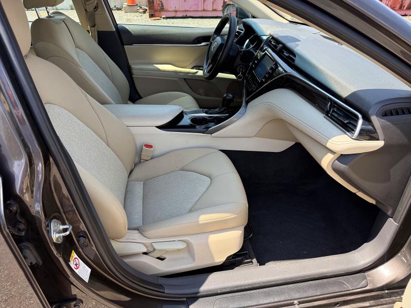 2018 Toyota Camry მანქანა იყიდება აუქციონზე, vin: 4T1B11HK9JU577102, აუქციონის ნომერი: 61214676