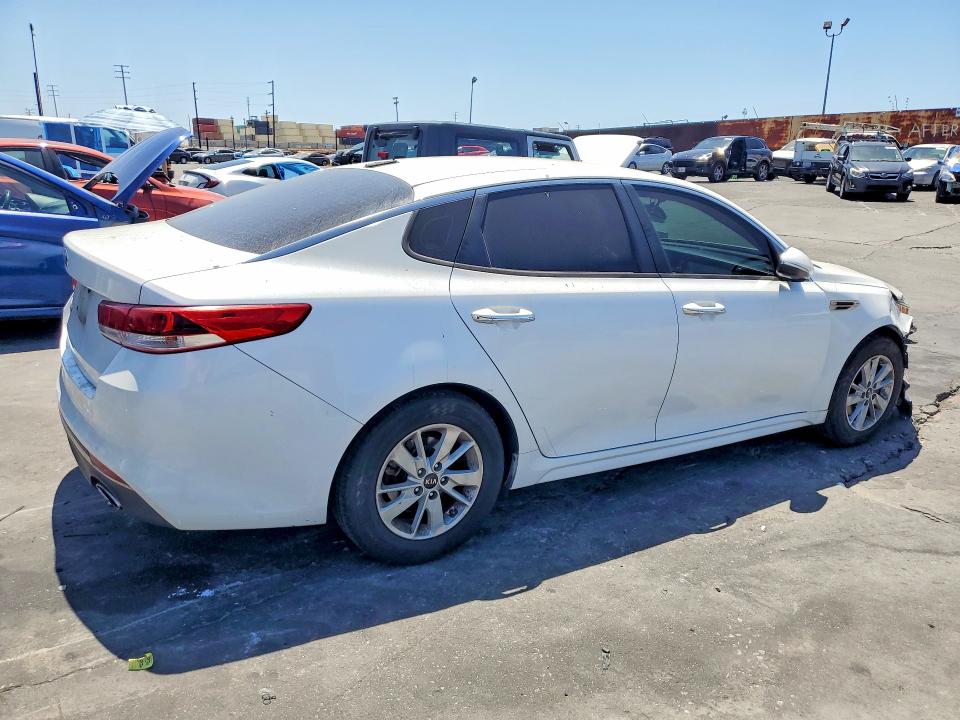 2016 Kia Optima მანქანა იყიდება აუქციონზე, vin: 5XXGT4L39GG120973, აუქციონის ნომერი: 61053966