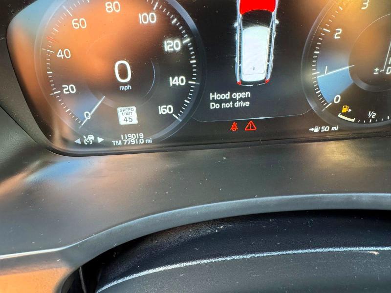 62202136 :رقم المزاد ، YV4102PK3L1610350 vin ، 2020 Volvo Xc90 مزاد بيع