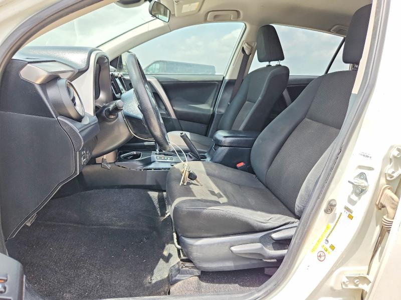 61232656 :رقم المزاد ، JTMZFREV6JJ751890 vin ، 2018 Toyota Rav4 Le مزاد بيع