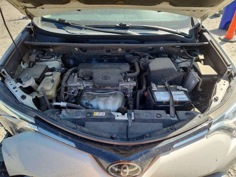61332006 :رقم المزاد ، JTMDFREV0JJ240265 vin ، 2018 Toyota Rav4 مزاد بيع