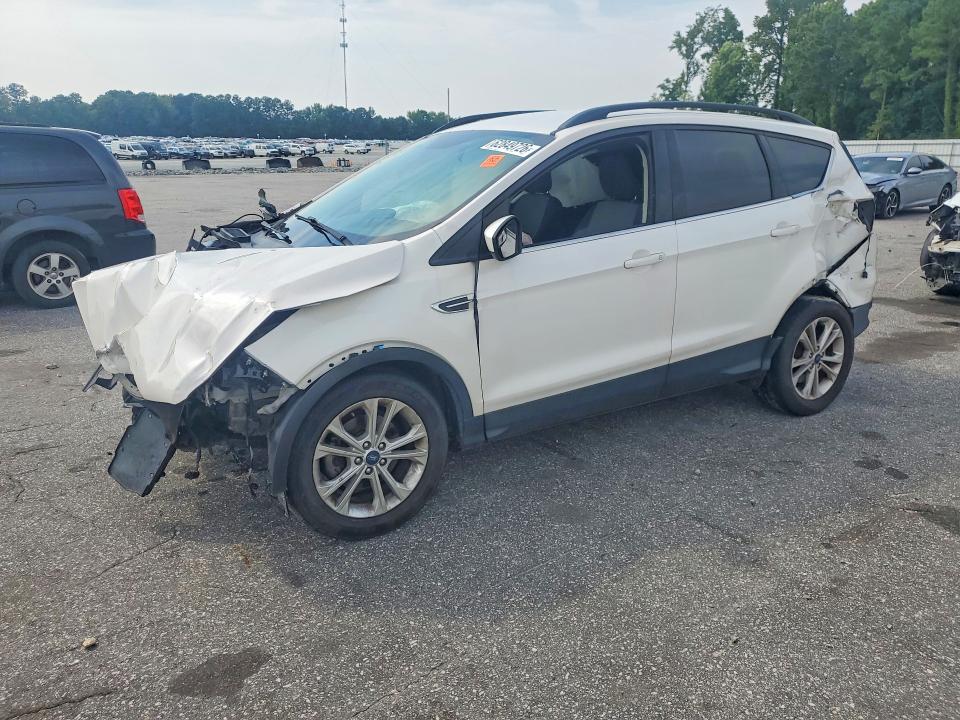 2018 Ford Escape მანქანა იყიდება აუქციონზე, vin: 1FMCU0GD2JUB70831, აუქციონის ნომერი: 62849726