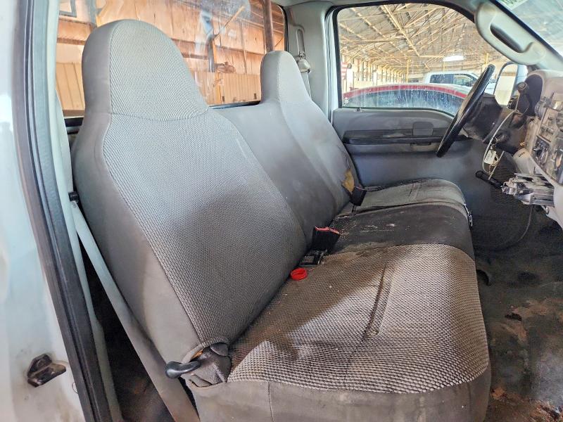 60142636 :رقم المزاد ، 1FTNF20525ED02055 vin ، 2005 Ford F250 مزاد بيع