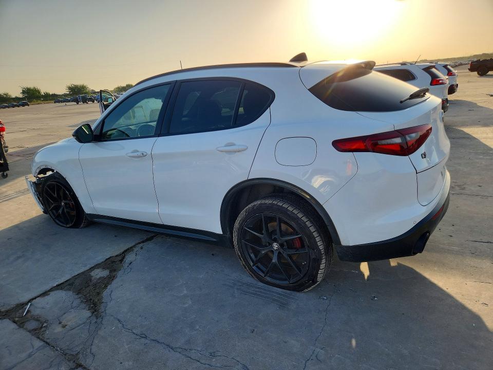 61198316 :رقم المزاد ، ZASPAKBN7L7C75514 vin ، 2020 Alfa Romeo Stelvio مزاد بيع